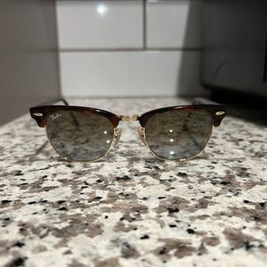 Ray-Ban Club-master Sunglasses